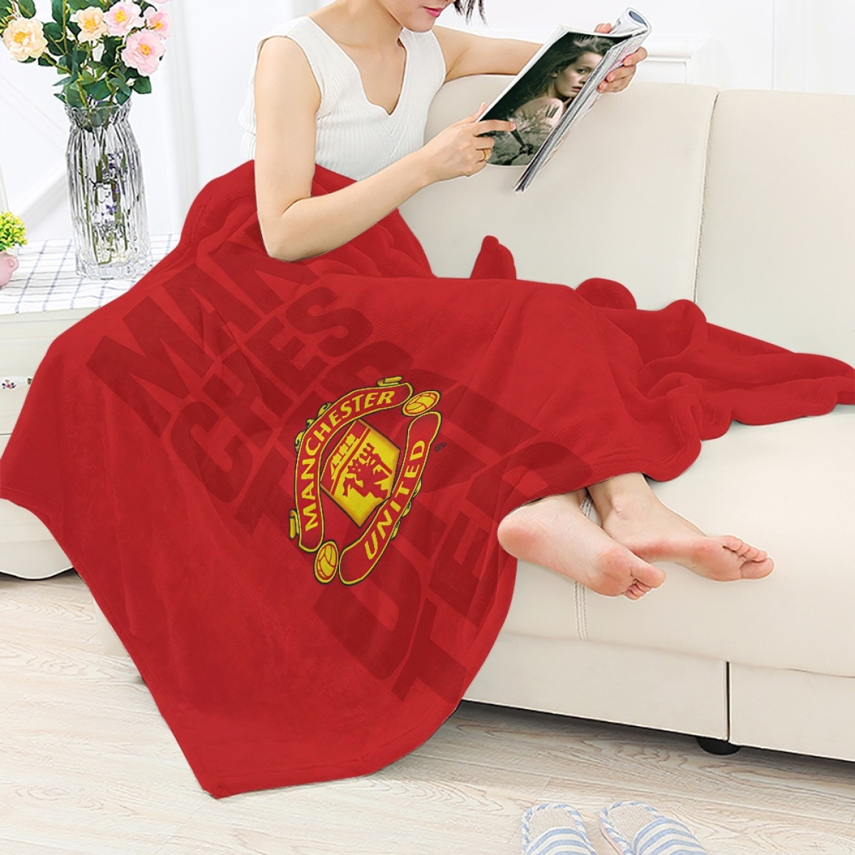 Manchester United F.C. Blanket Throw - Manchester United F.C. Logo Red Background